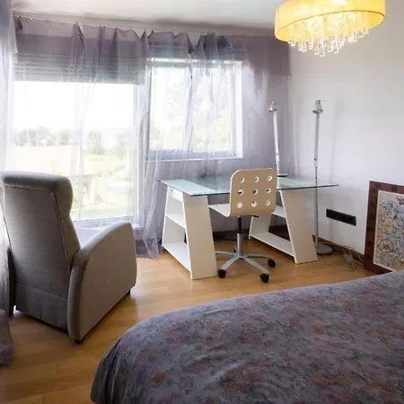 Casa Con Piscina En Nyaraló