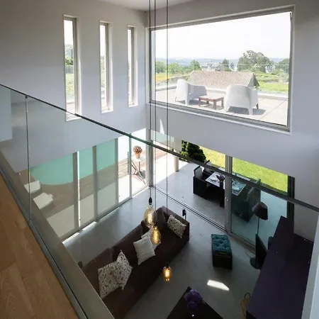 Casa Con Piscina En *