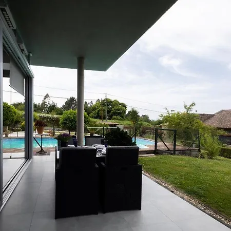 Casa Con Piscina En Nyaraló *