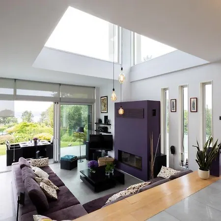 Casa Con Piscina En *