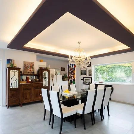 Casa Con Piscina En Miño